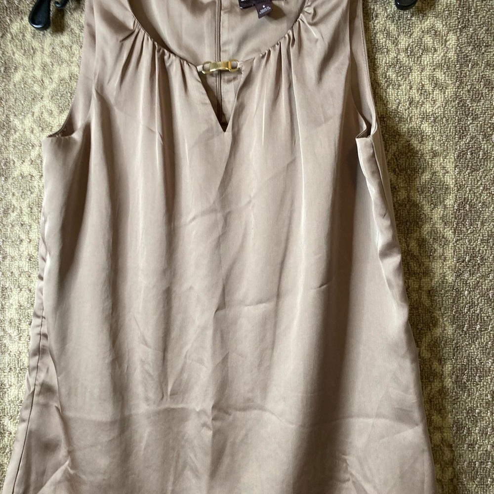 Dana Bachman tan/brown top blouse